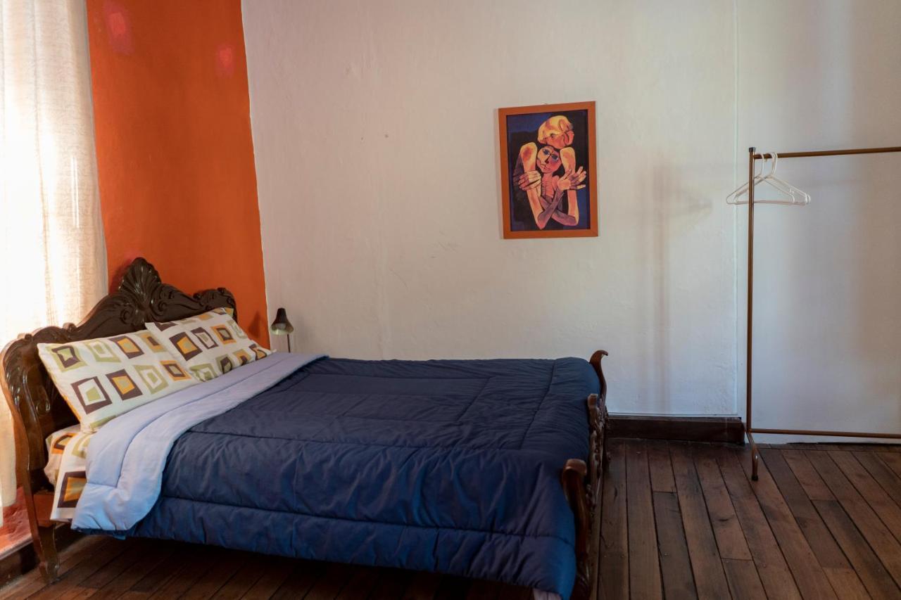 Blue Door Housing Historic Quito Hotel Exterior photo